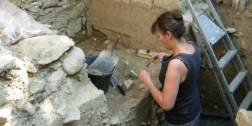 Une découverte archéologique exceptionnelle à Carcassonne ! Les vestiges du « Mur », prison de l’inquisition, révélés chez un particulier dans le quartier de la Barbacane