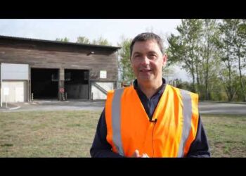 Les métiers du Covaldem11 avec Florian chauffeur de camion benne à ordures :